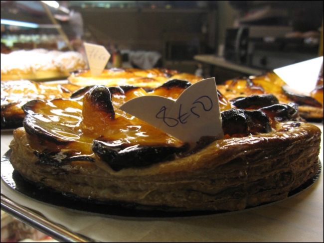 Feeling very much like a voluptuous tarte at the Boulangerie Pâtisserie Maison Landemaine at 26 rue des Martyrs (Photo by Theadora Brack)